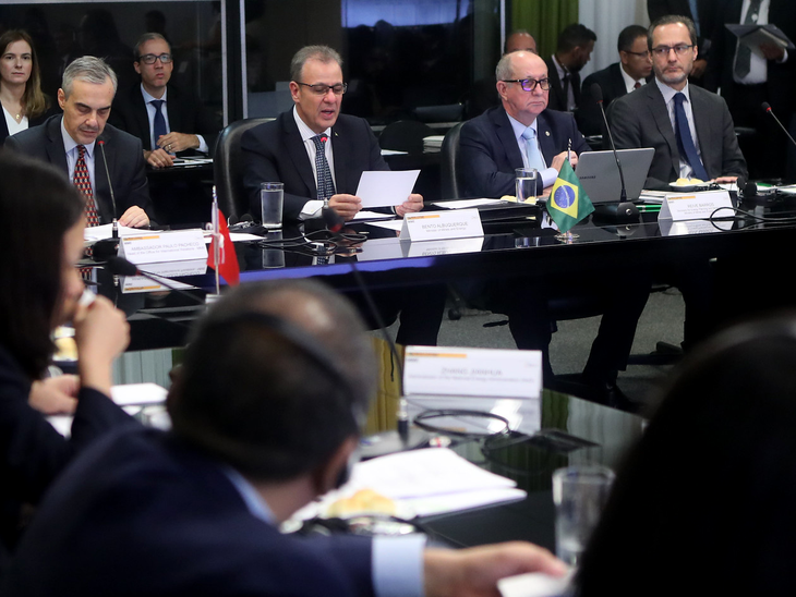Bento Albuquerque destaca as oportunidades de investimentos no setor de energia durante IV Reunião do BRICS