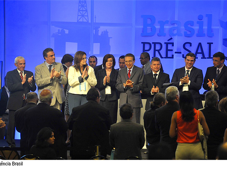 Consórcio formado por Petrobras, Shell, Total, CNPC e CNOOC levam Libra