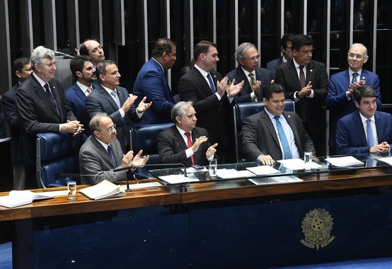 Por 60 a 19 votos, foi aprovado na noite de ontem (22/10) o texto-base da reforma da previdência no Congresso Por 60 a 19 votos, foi aprovado na noite de ontem (22/10) o texto-base da reforma da previdência no Congresso