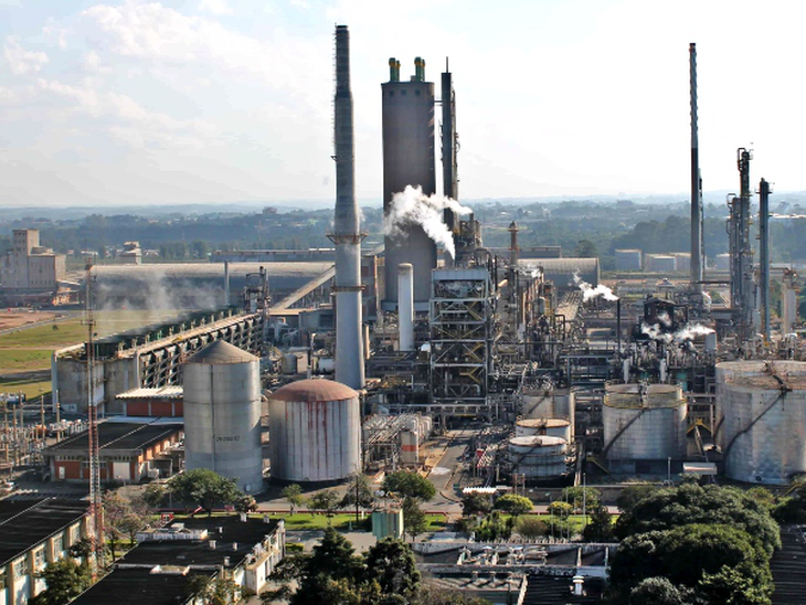 Petrobras produz primeiro lote de ARLA 32 na Ansa, em Araucária (PR)