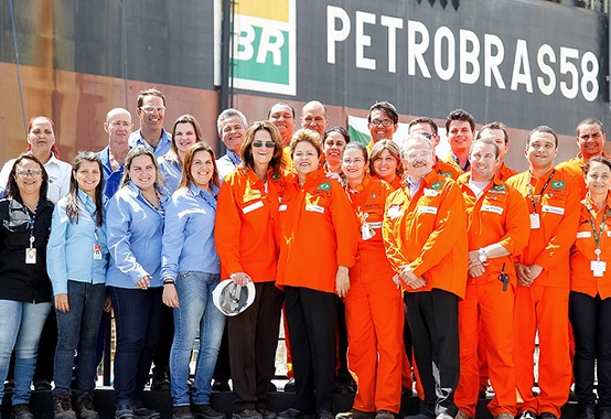 Petrobras licitará 11 plataformas em 2014 Petrobras licitará 11 plataformas em 2014