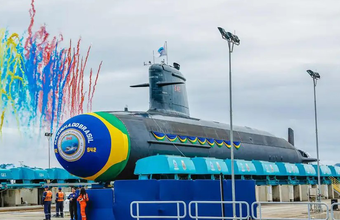 Submarino Tonelero é lançado ao mar