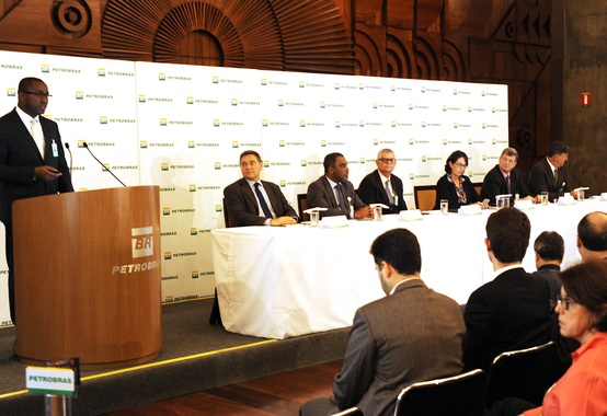 Resultados do 1º Trimestre de 2016 apresenta prejuízo de R$ 1,2 bi Resultados do 1º Trimestre de 2016 apresenta prejuízo de R$ 1,2 bi