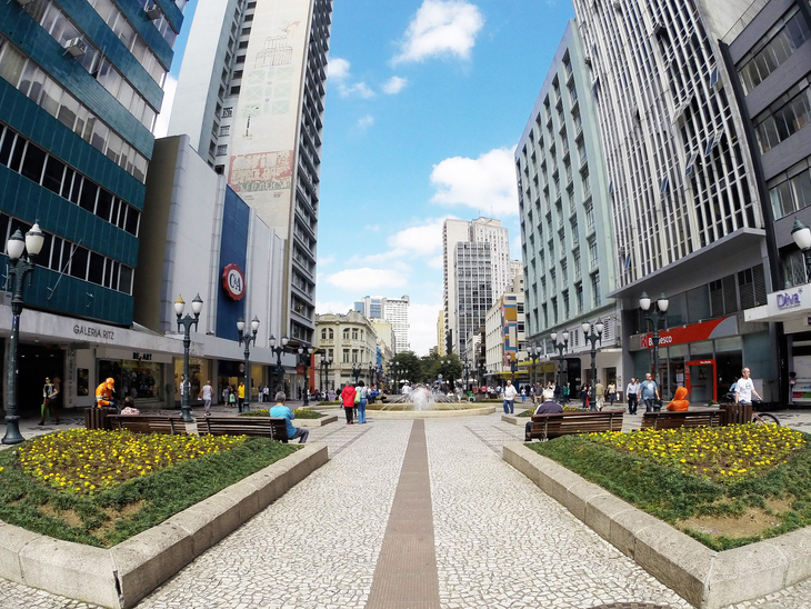 Curitiba está entre as regiões metropolitanas com maior potencial de geração de energia através do seu lixo urbano