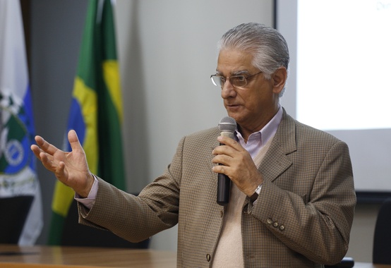 Empresários e Firjan revertem embargo do Ibama ao Porto do Forno Empresários e Firjan revertem embargo do Ibama ao Porto do Forno