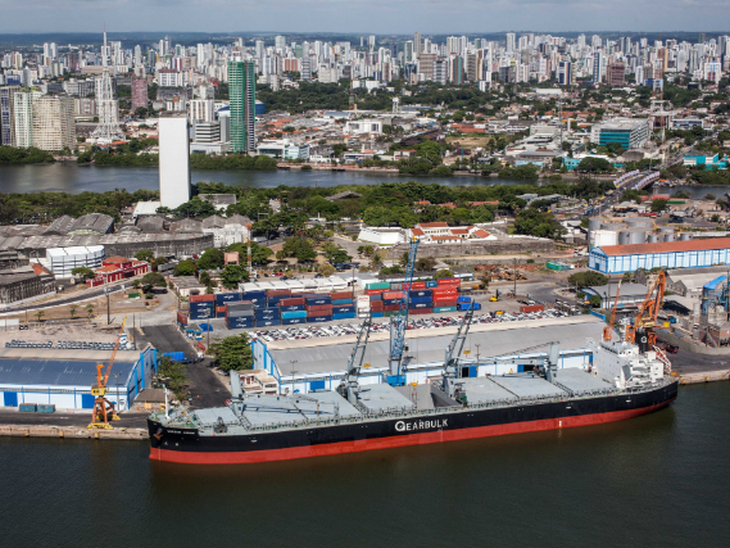 Porto do Recife renova arrendamento com Fertine