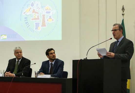 Programa de E&P de Petróleo e Gás Natural em Terra - REATE 2020, foi lançado hoje (22/08) pelo MME Programa de E&P de Petróleo e Gás Natural em Terra - REATE 2020, foi lançado hoje (22/08) pelo MME