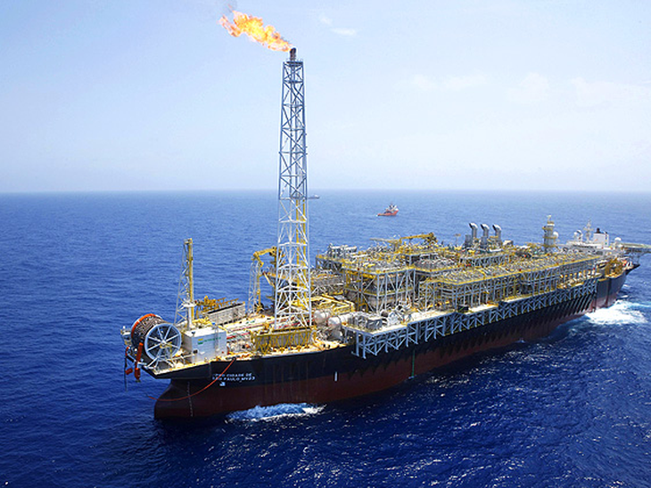 Brasil deve se tornar importante exportador de petróleo após 2015