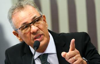 Ministro anuncia gás natural e mineração entre as prioridades do MME