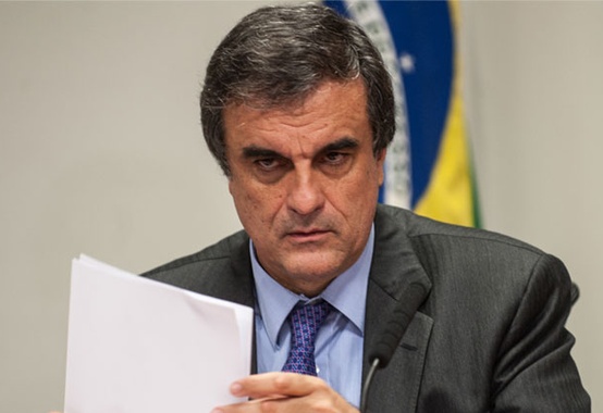 CPI da Petrobras aprova convocação do ministro da Justiça CPI da Petrobras aprova convocação do ministro da Justiça
