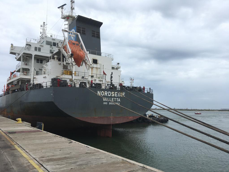 Com carregamento de beach iron, Porto do Açu expande portfólio de cargas